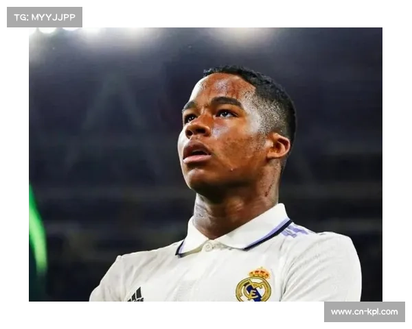 里昂球迷对恩德里克加盟的期待与担忧